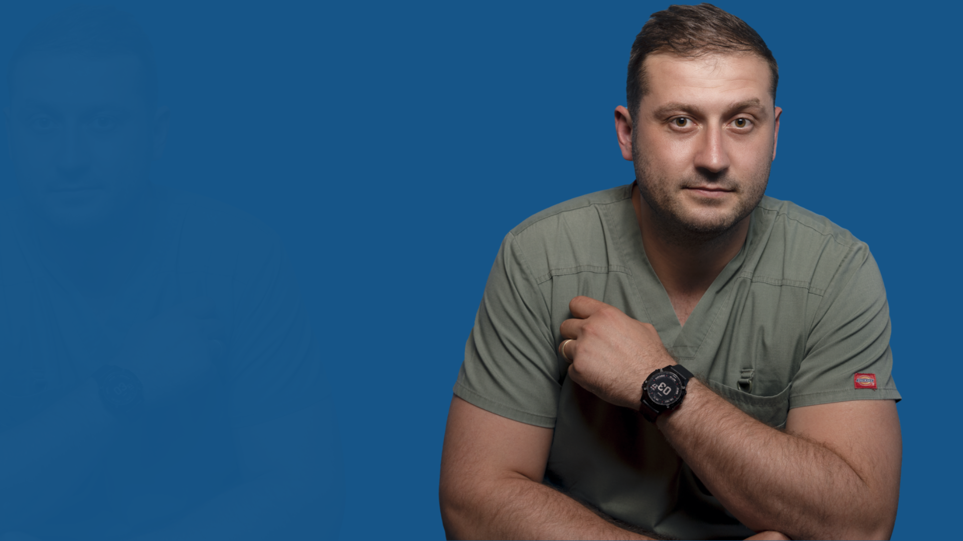 Dr. Teodor Negru – Expert în ortopedie sportivă, dedicat oferirii celor mai bune soluții pentru recuperarea și îmbunătățirea mobilității pacienților săi.